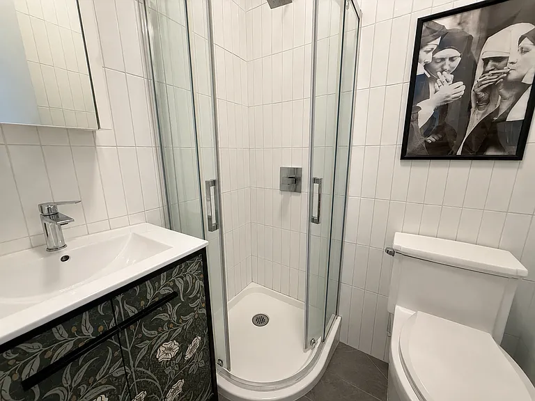1082 Madison St #4 — Photo 10