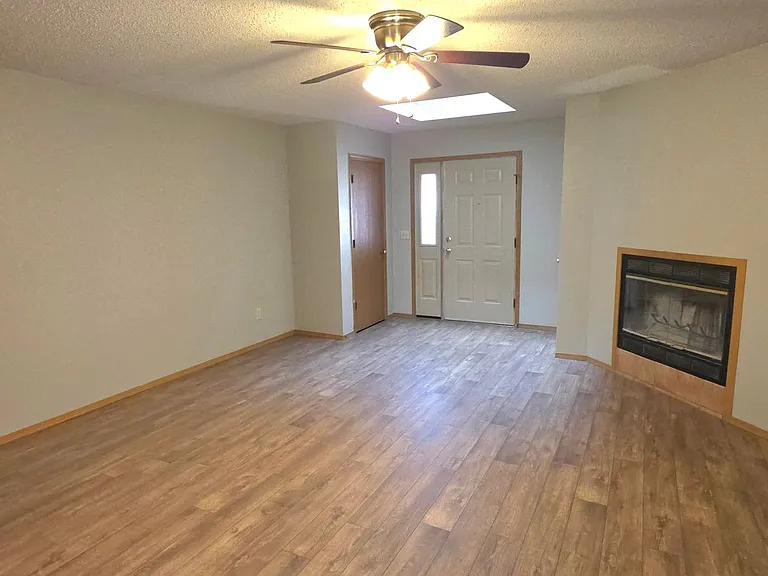 3757 W Sylvania St — Photo 8