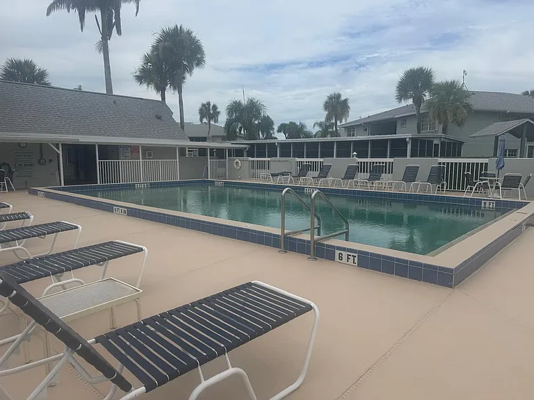 975 Sonesta Ave NE #201 — Photo 7