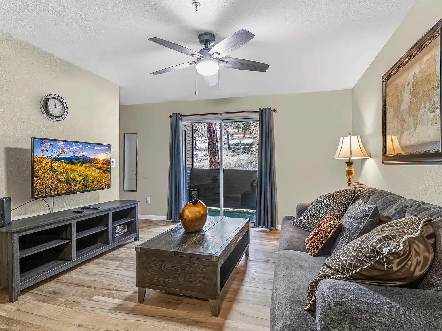 2 bed, 900 sqft, $2,000 — Photo 4