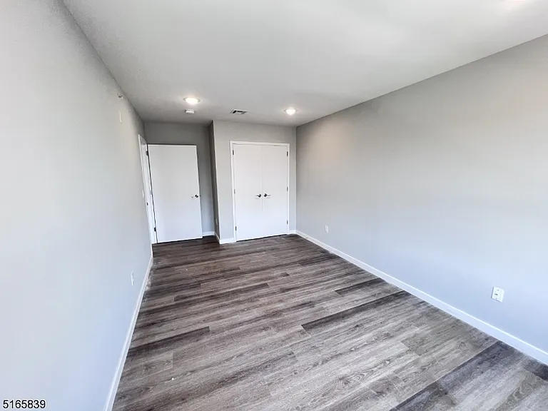 180 Cedar St — Photo 7