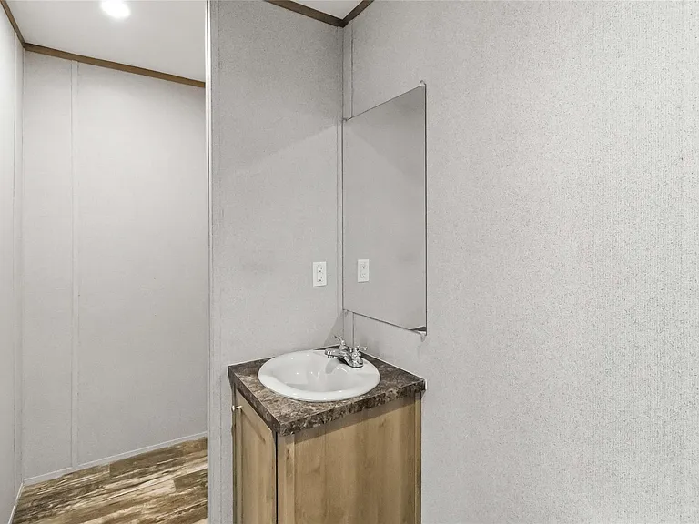 5670 E Austin St — Photo 22