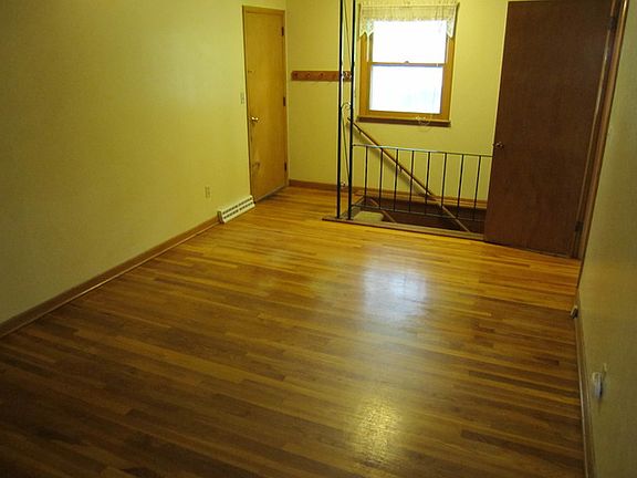 4th image of 1031 S 1st St