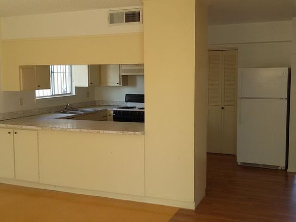 4th image of 2926 Nations Ave