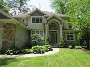 10305 Red Oak Rdg, Howard City, MI 49329