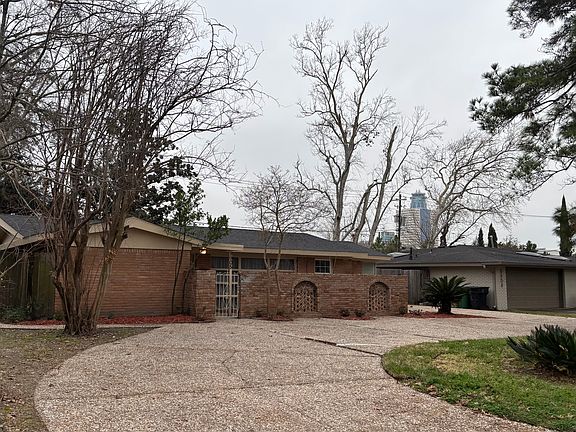 Circular Driveway for multiple parking spots and easy access to the road.