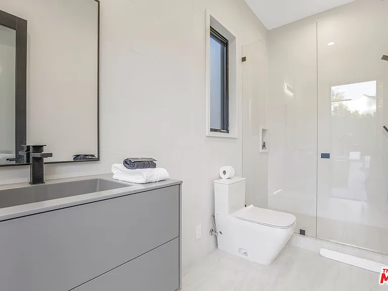 4246 Levitt Ln — Photo 46