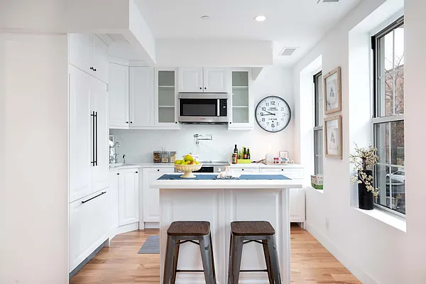 Sold by The InHouse Group | media 4
