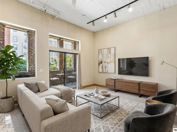 902 Dodge St APT 203, Omaha, NE 68102
