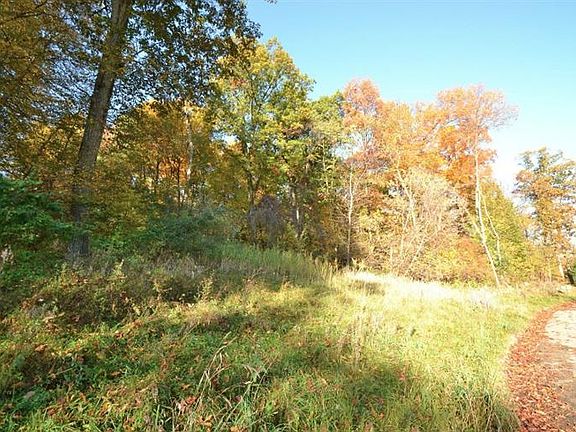 3rd image of Oak Hollow Dr