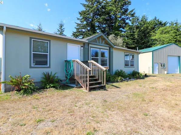 63452 James Dr, Coos Bay, OR 97420