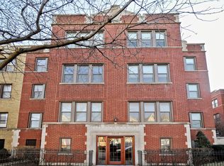 1319 W Addison St APT 3B, Chicago, IL 60613