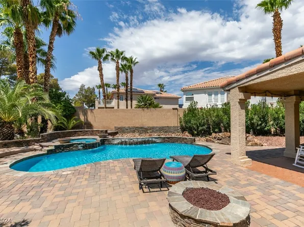 3 Oak Hollow Ct, Henderson, NV 89074