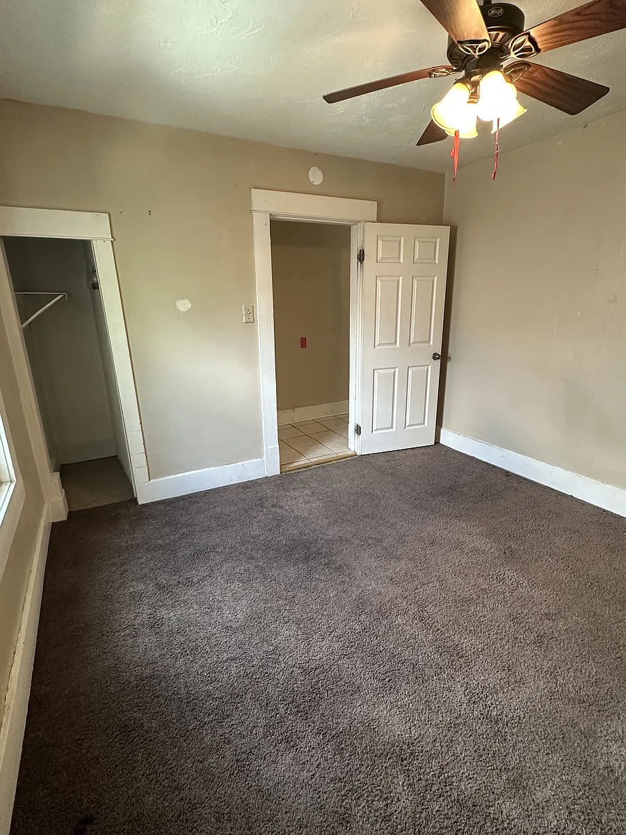 Building Photo - 1815 1/2 Fletcher St #2