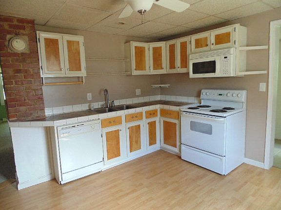 4th image of 28367 Artis Cir