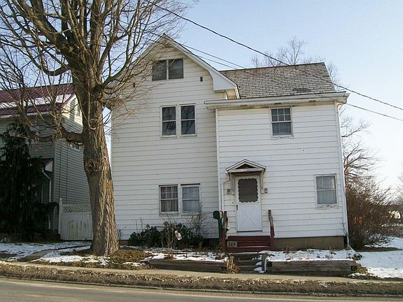 2nd image of 210 N Main St