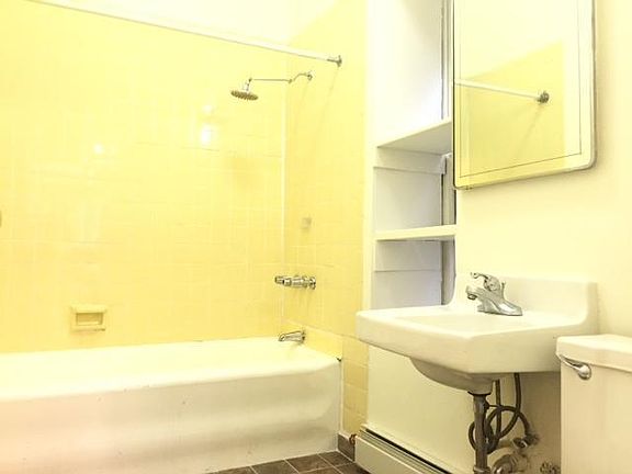 3rd image of 948 Columbus Ave APT 5S