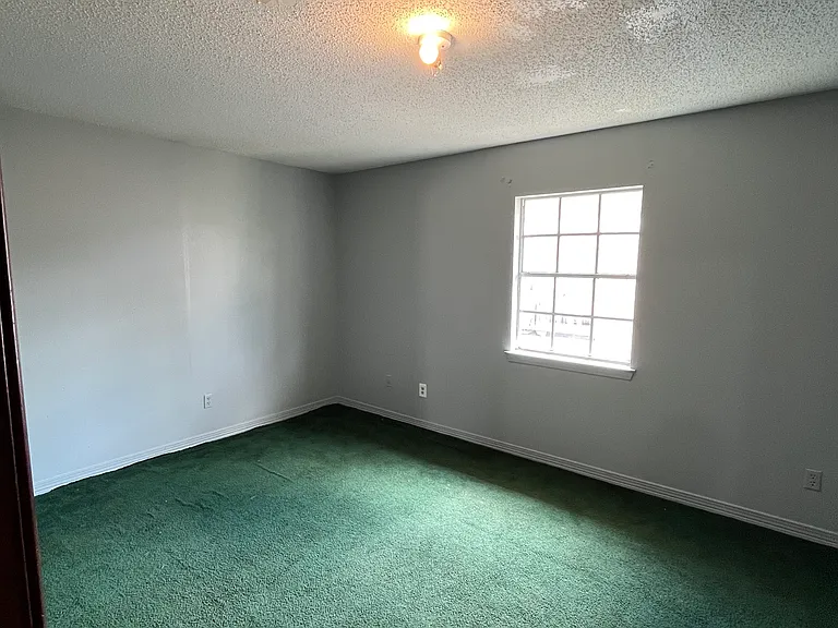 1537 London Cross Rd #D — Photo 12