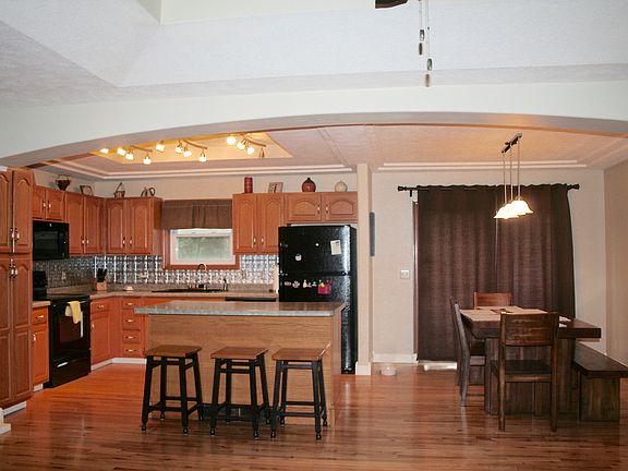 3rd image of 105 Windsor Dr