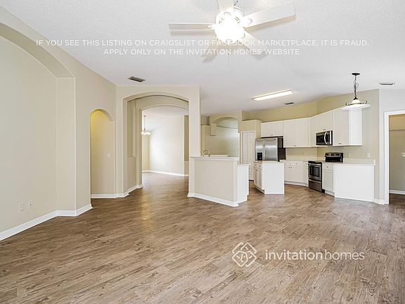 4th image of 910 Shaw Cir