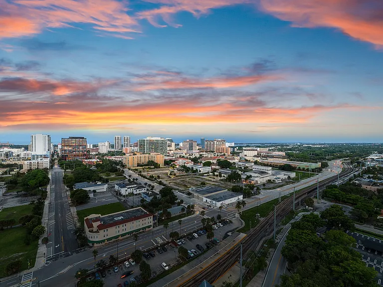 Lumaire West Palm Beach — Photo 40
