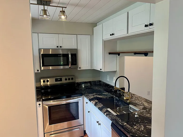5769 Gardens Dr — Photo 7