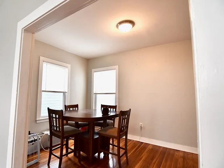 2 Bay St #2 — Photo 5