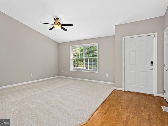 4th image of 8509 Glenmont Dr