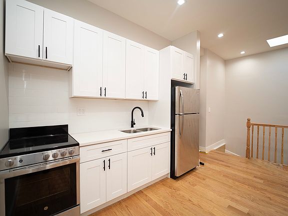 3rd image of 592 Eastern Pkwy #2
