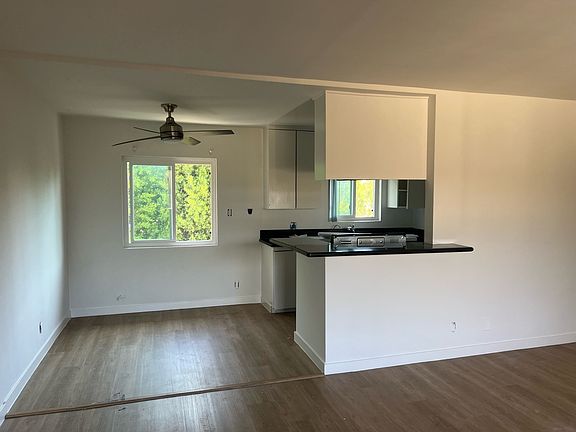 2nd image of 5738 Whitsett Ave APT 305
