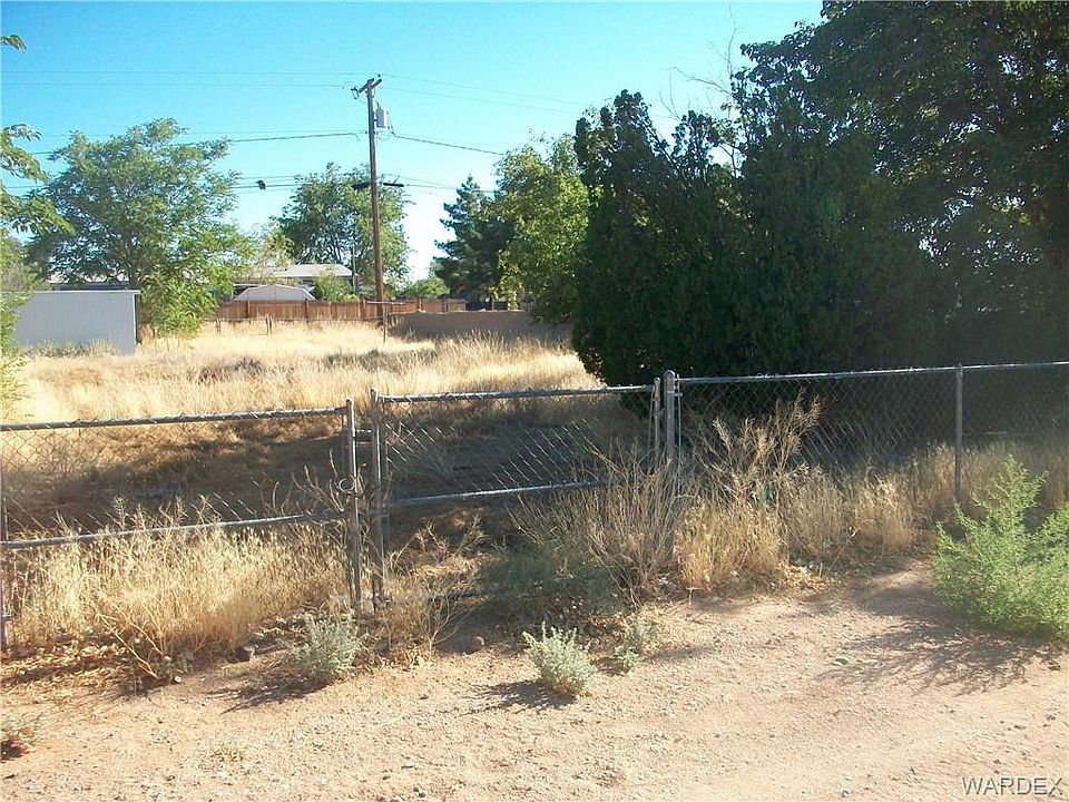 2nd image of 3175 E Devlin Ave