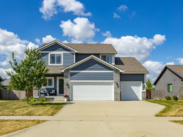 590 NE Wilden Dr, Waukee, IA 50263