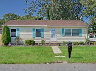 556 Roosevelt Ave, Toms River, NJ 08753