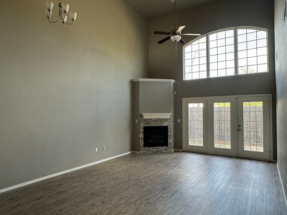 1st image of 303 Silvercreek Dr #303