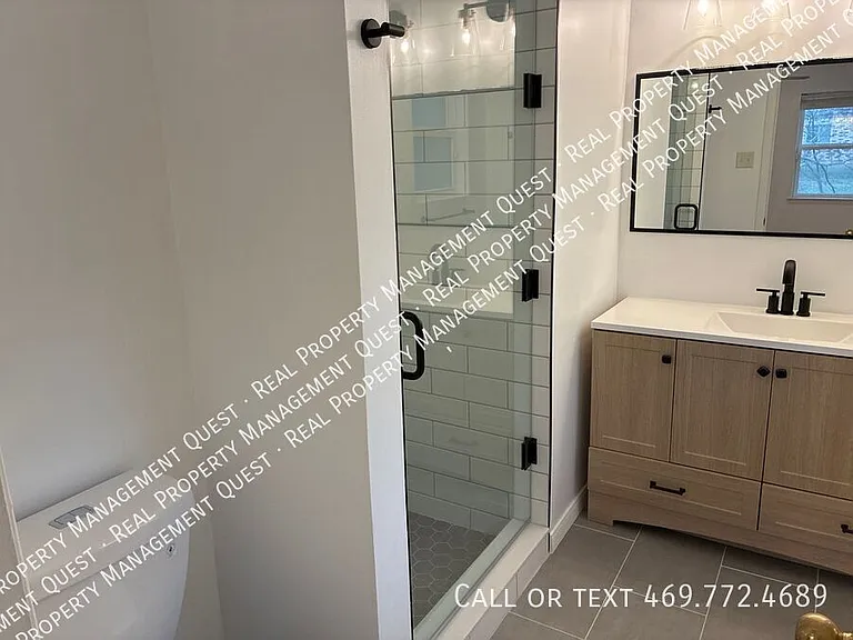 1001 Crestview Dr — Photo 13