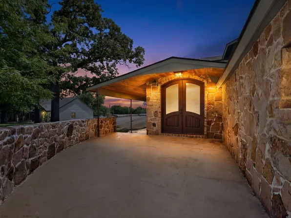 1880 Houston Rd, Burleson, TX 76028