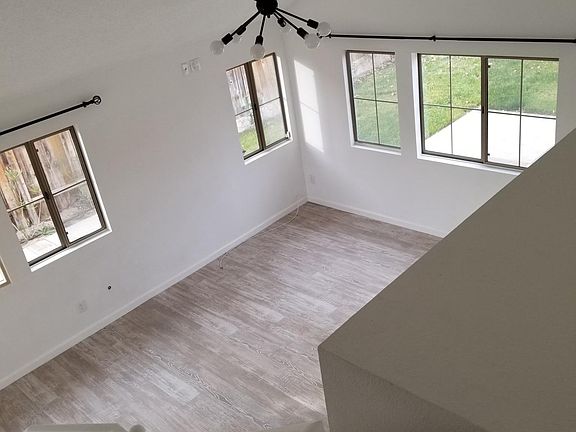 3rd image of 5751 Charlotte Pl