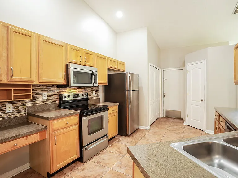 1299 Summit Oaks Dr E — Photo 10
