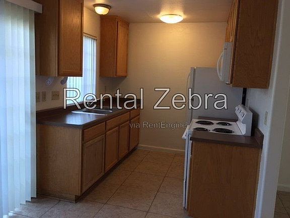 2nd image of 2935 Willowbrook Dr APT A