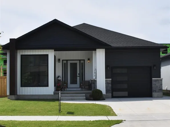207 Essex St, Sarnia, ON N7T 4R7