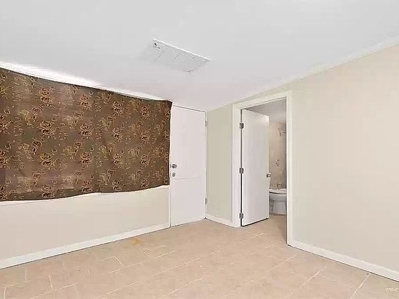 5th image of 219 East St