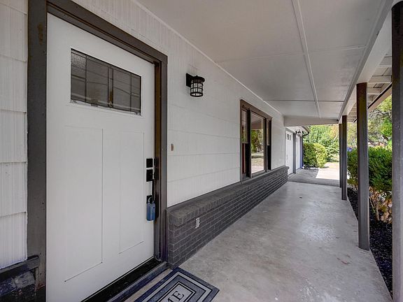 5th image of 7611 Oak Hedge Pl