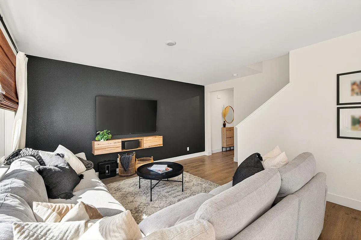 Building Photo - 7915 Taconite Dr