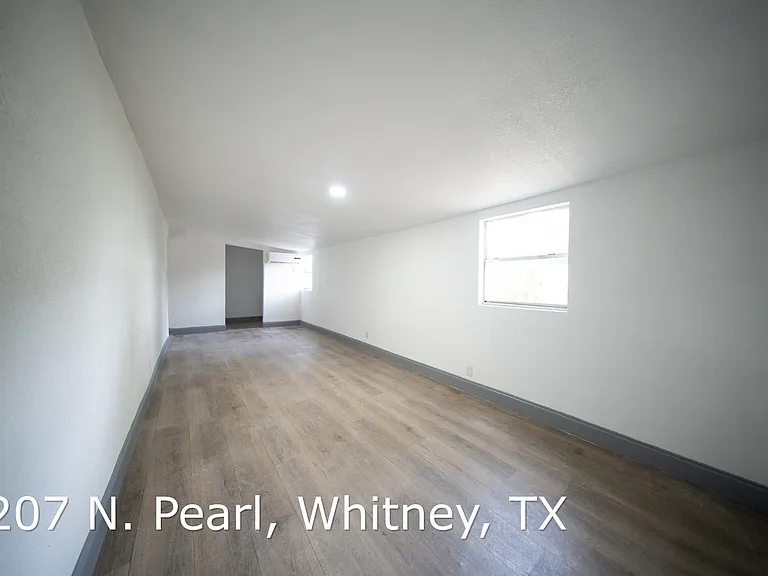 207 N Pearl St — Photo 9