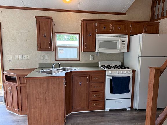 4th image of 11154 Lawrence Loop