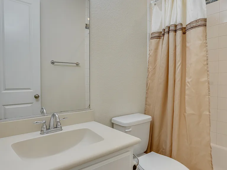 625 Surrey Ln — Photo 15
