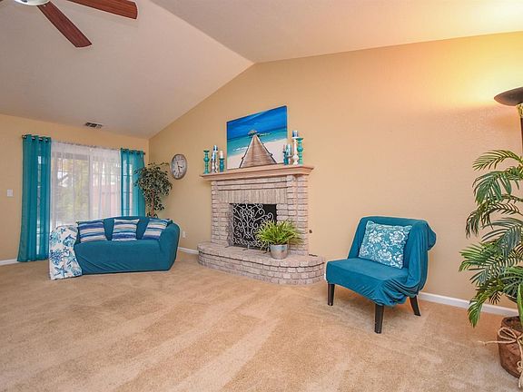 3rd image of 1371 Coolidge Pl