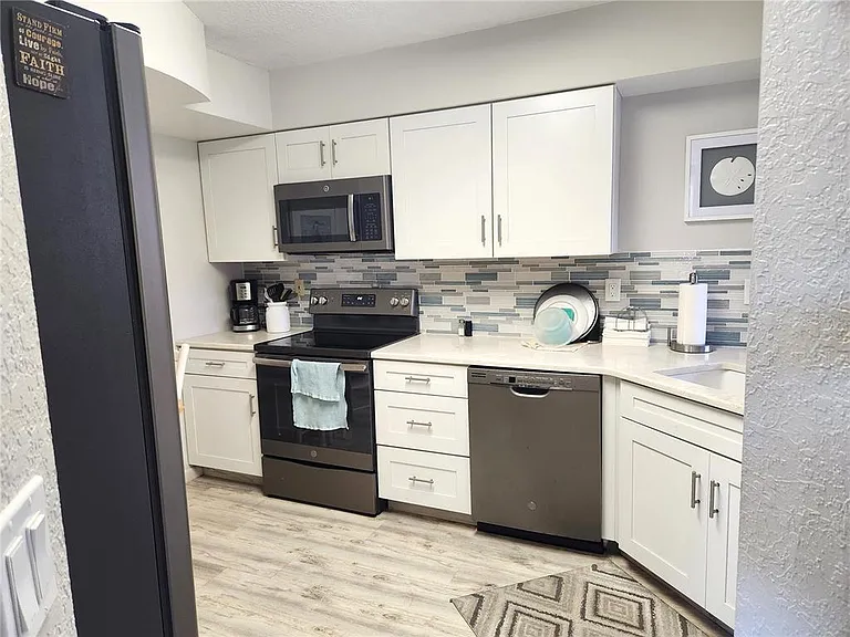 5901 Bahia Del Mar Cir #124 — Photo 9