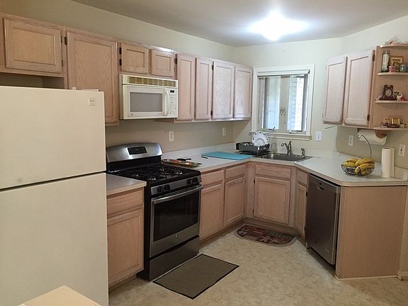 Well lit and Spacious Kitchen