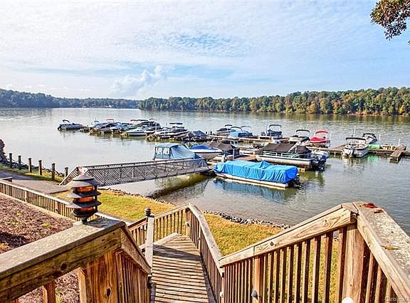 4th image of 9808 Emerald Point Dr Unit 7